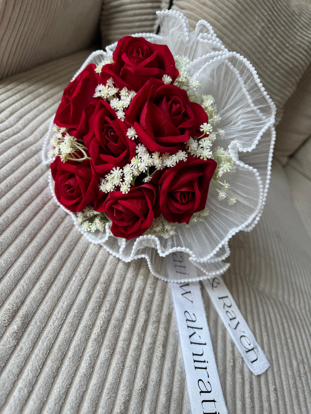 Bouquet CHARLOTTE - Roses rouges perlées