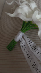 Bouquet KATE - Callas blancs minimalistes