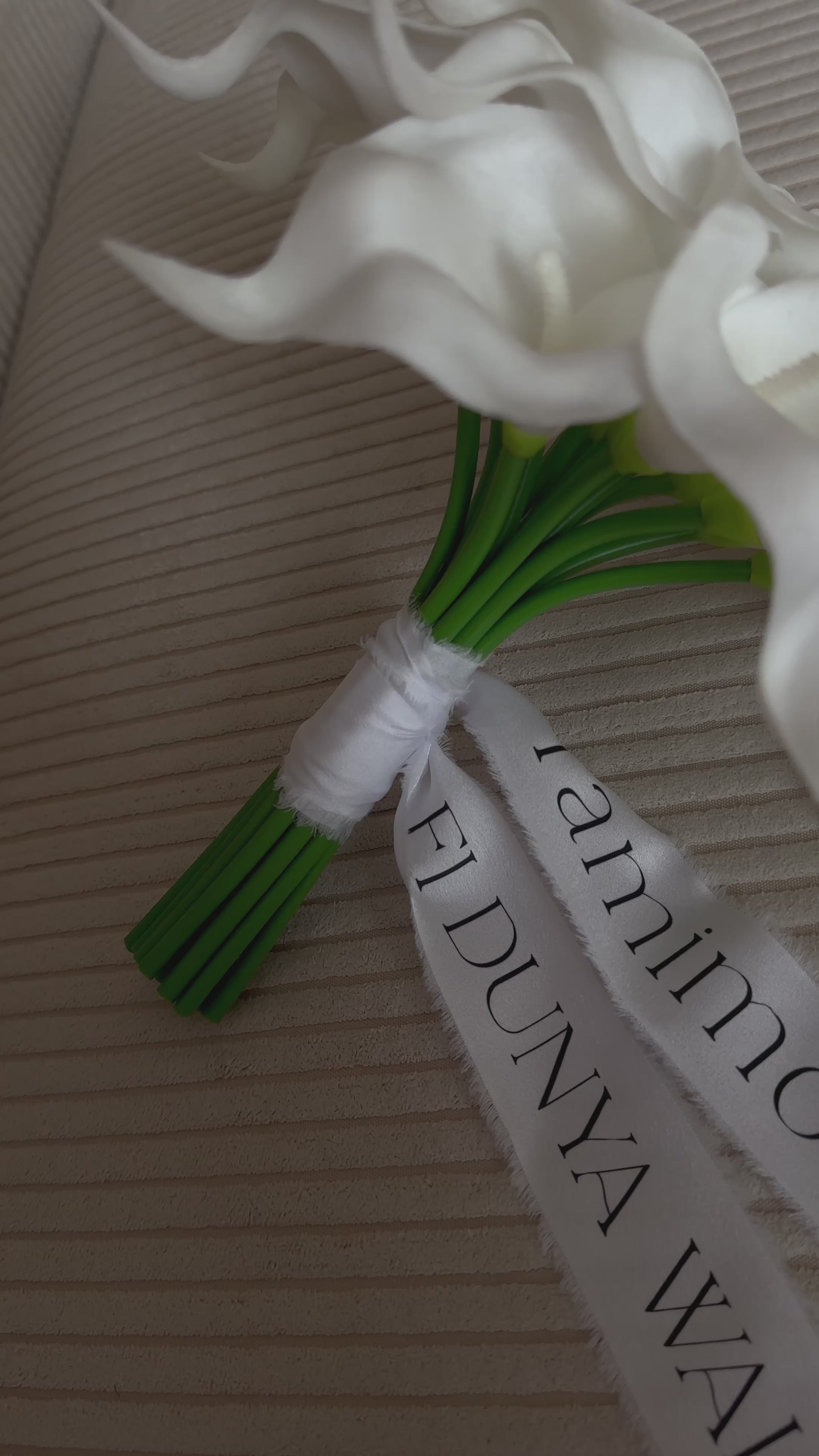 Bouquet KATE - Callas blancs minimalistes